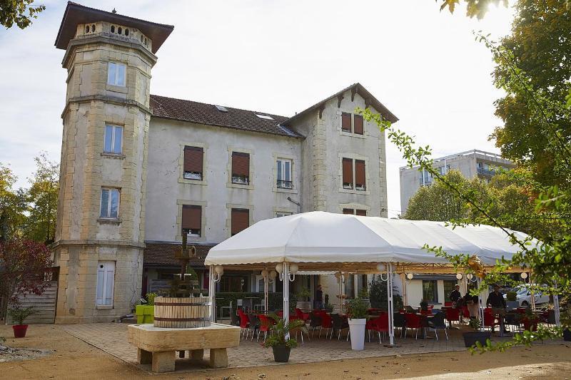 Hotel La Commanderie De Champarey Bourgoin-Jallieu Exterior foto